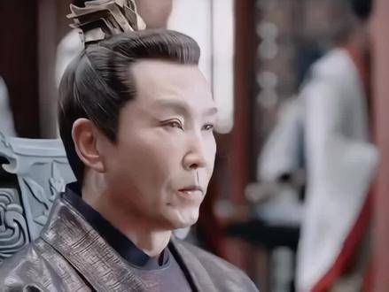 在所有人都对二皇子心存畏惧之时,唯有赖御史毫不犹豫地接下了那份名单