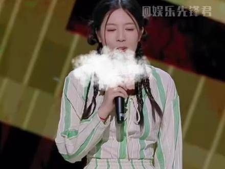 什么时候我能有机会在台下观看演出,然后去后台与我喜爱的艺人合照?