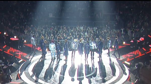九年前的今天(151227),SHINee + EXO 在SBS歌谣大战中带来 60帧