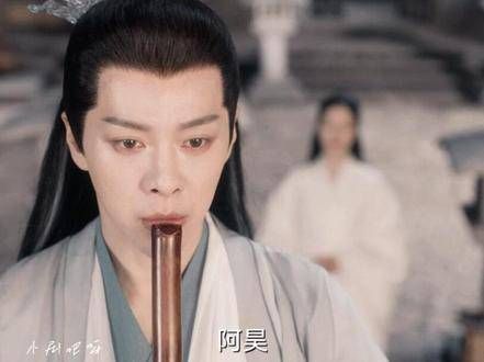 他为了救师父,不惜堕入魔道与众人为敌,三万年后,终于见到了心心念念的师父