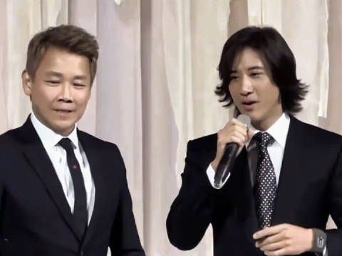 陶喆当年在王力宏婚礼合唱,不知道还以为你俩结婚呢 “陶喆要吵出去吵”