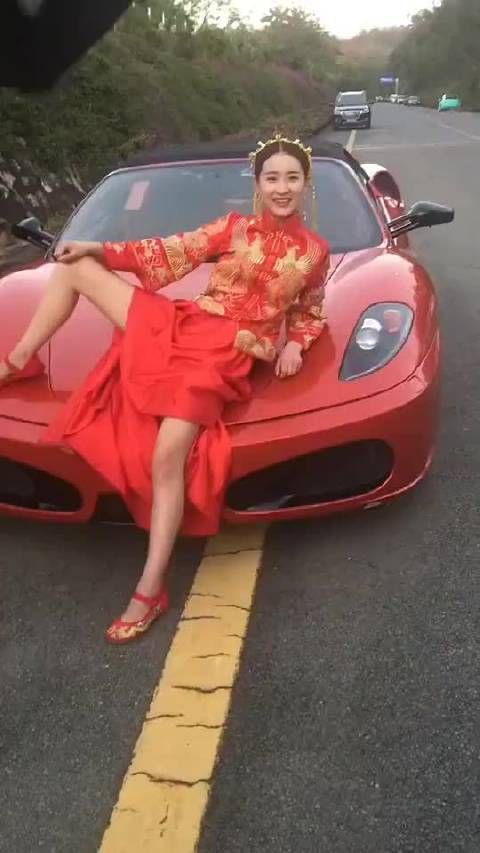 拍完以后挂起来,让亲朋友好友都看看
