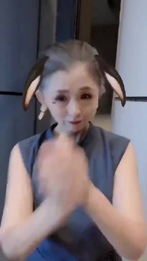 如此复杂的动作,姑妈竟然轻松拿下