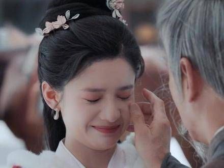“芷儿,一路走来,辛苦了!”花芷终于在高雄再次见到了爷爷