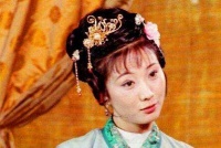 在制度森严的贾府中，平儿和鸳鸯是地位最高的丫鬟，那谁权利更大