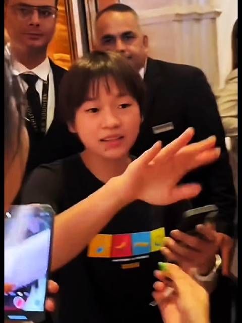 全红婵 回来感觉比跳水还累,没办法,太多太多的人喜欢婵宝