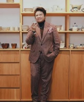 韩红少年照曝光，神似江珊！53岁暴瘦40斤引发热议，她经历了什么