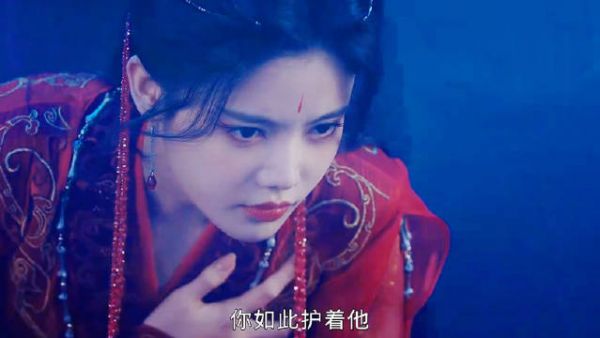 她从来就没有选择身份的权利,她也想好好的做个普通人