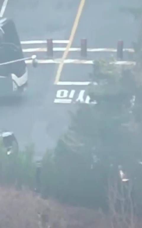 韩媒ohmynews拍到了疑似尹锡悦露面的视频