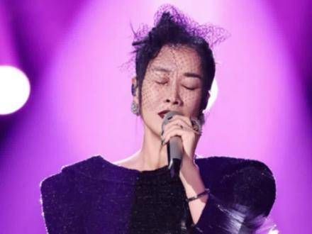 那英眼部患上带状疱疹,仍坚持带病演唱