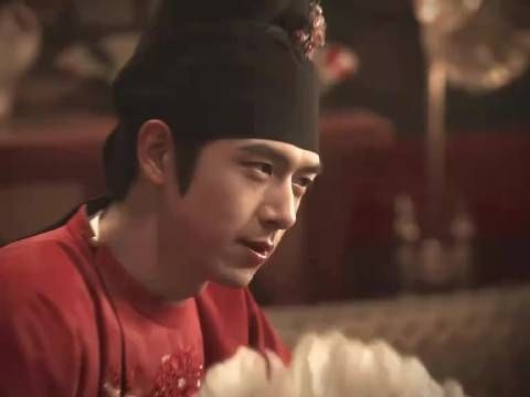 他那种轻松自然的气场,让你觉得身边的一切都变得更加美好