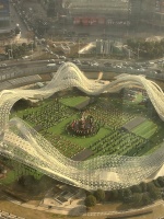 春晚武汉分会场，光谷广场开始彩排，演员一进去像那么回事了