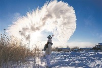 当心“泼水成冰”变成“泼水成伤”