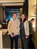 44岁张怡宁日本滑雪被偶遇！素颜染黄发穿搭低调，女王气场挡不住