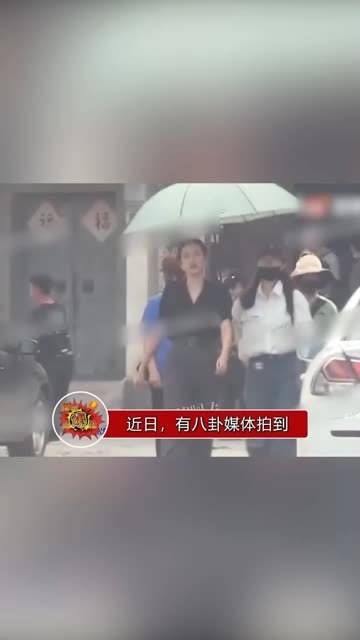 王鸥被拍到与一名男子一同返回酒店,次日两人挽手走出房门,疑似恋情浮出水面