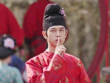 现任男友升级为现任老公,现在看李现的古装剧也看李现的现代剧