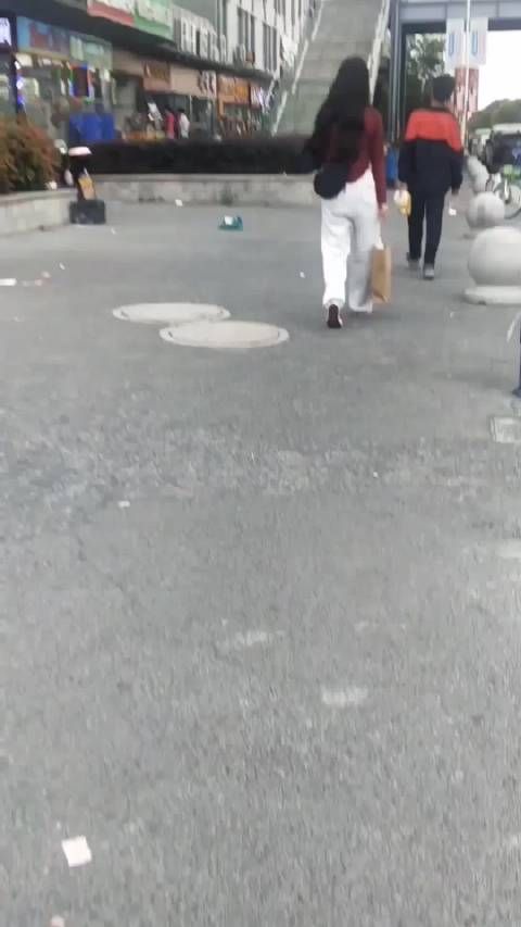 好漂亮的美女!