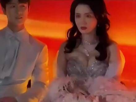 张萌的红毯造型真是火辣,身材完美无瑕,她特别实在,让人印象深刻