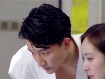 好一个花孔雀!因为一段剧情而入坑整部剧 杨幂和黄轩的 Chemistry