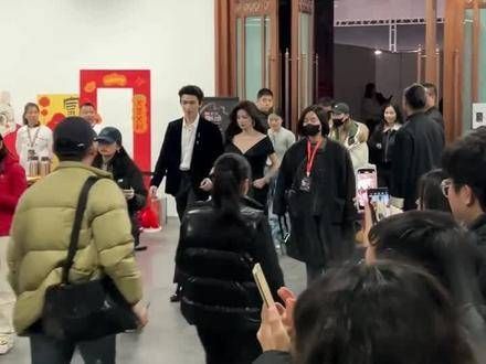 气场全开,白鹿和李佩仪展现出了高级美感,简直美出新高度