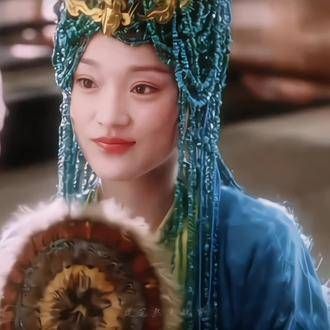 “烟雨入江南,山水如墨染”在江南的细雨中,山水仿佛被墨汁晕染开来