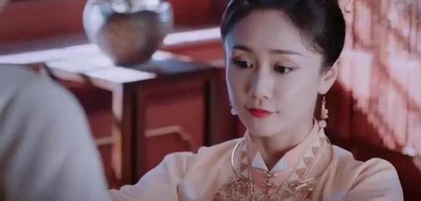 最近在重温《锦心似玉》,钟汉良和谭松韵的先婚后爱…