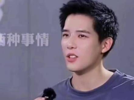 “爱是天赋,我是废物” 在这个简短的表述中,情感的对比显得格外深刻