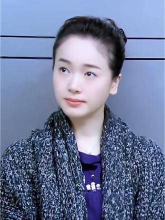 天生丽质,被誉为氧气美女的左小青确实漂亮养眼,女人味十足