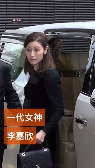 李嘉欣被誉为香港第一美女,关键是她不上镜的效果更佳,足以见其颜值有多惊人