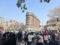 上海“武安街区”新春氛围浓郁，潮流前线年轻人品味海派春节