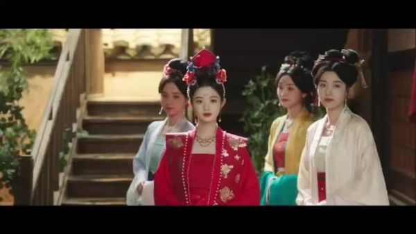 《五福临门》里的黄杨钿甜，不仅仅是个甜美的女孩，更是一个硬核战士！