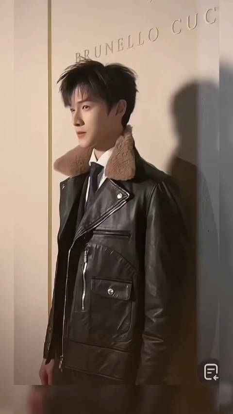 从骨子里透出来的干净舒服，好爱这样的小林！