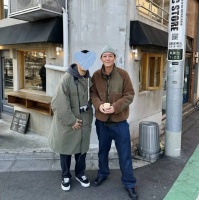 网友日本街头偶遇陈冠希 网友吐槽造型太显老