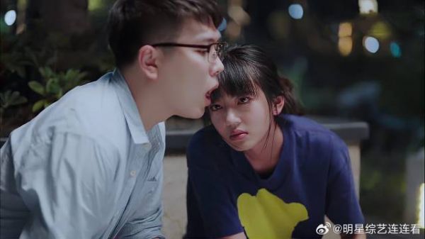 总裁逗美女开心,用嘴表演绝活,美女:真恶心!