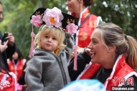 （新春见闻）上海乡村办“村晚” 中外人士体验过年嘉年华