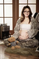 马雪阳老婆谭咏雯孕期写真曝光：夫妻甜蜜相依，幸福期待新生命