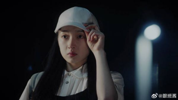 如此可爱我们:女孩深夜放学遇劫匪,幸亏小伙及时出现,英雄救美