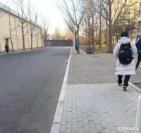 林诗栋发布最新动态，第一张图就是蒯曼的背影，网友懂了石头隐晦