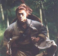 《笑傲江湖》：其实人就是江湖，为了利益和地位，一言不合拔刀相向