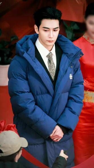 小突爱,路透饭拍(74)侧颜和背影太吸引人了 这谁能抵挡得住啊