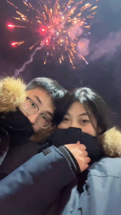 幸福来敲门,我问幸福呆多久,幸福说不走