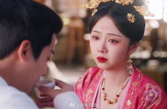蜀红嫁衣物归原主了,以为他不懂自己的心意想要自由,日后还她一纸休书