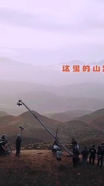 山海乐园的过山车来喽!又刺激又过瘾,看黄轩他们玩得多开心! 黄轩