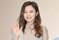 日媒曝小岛瑠璃子受伤被急救 丈夫自杀不治身亡