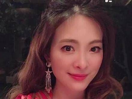 据报道,刘真 在抢救33天后仍未能挽回生命,终年44岁,愿她一路走好