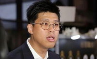 小S包机事件再掀波澜，葛斯齐爆料私生活秘闻，真相究竟如何待解