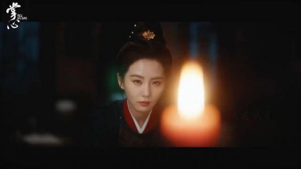 刘诗诗在剧中的表情丰富,生动展现角色内心情感,搭配其他角色…
