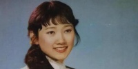 与王刚离婚23年后，成方圆单身未育，多年后王刚自责：我愧对她