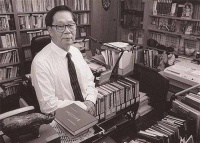 柏杨：2次坐牢，3次学历造假，5次婚姻儿女成群，晚年却流落街头