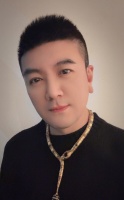 杨子晒照送祝福：孤独的情人节快乐！